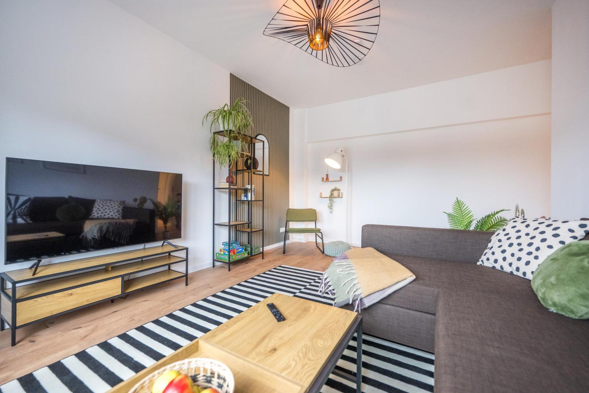 Neu: 100M² - Ideal Fuer Familien/Geschaeftsr. - Hbf Koblenz  Kültér fotó